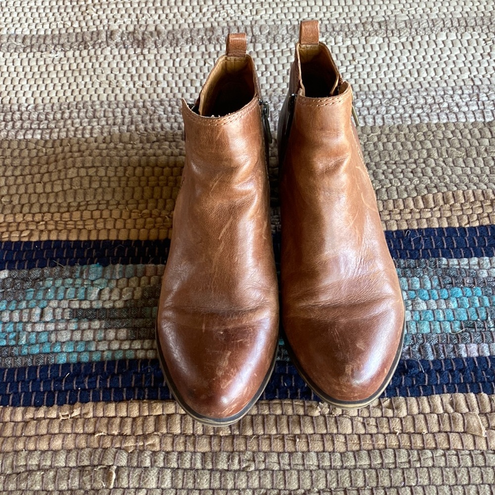 LUCKY BRAND DISTRESSED LEATHER BOOTIES
